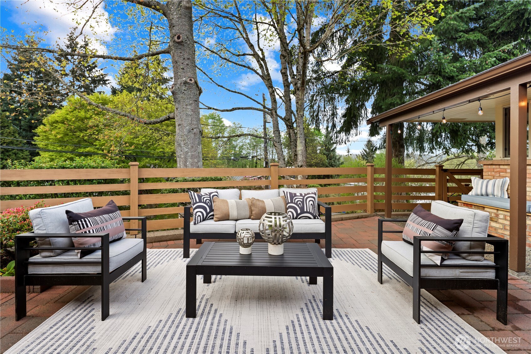 16544 34th Avenue NE, Lake Forest Park, WA 98155