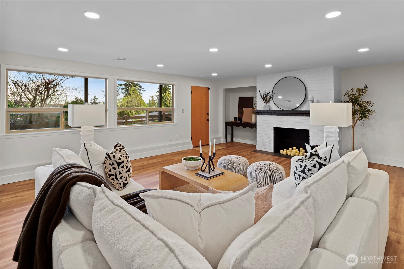 16544 34th Avenue NE, Lake Forest Park, WA 98155