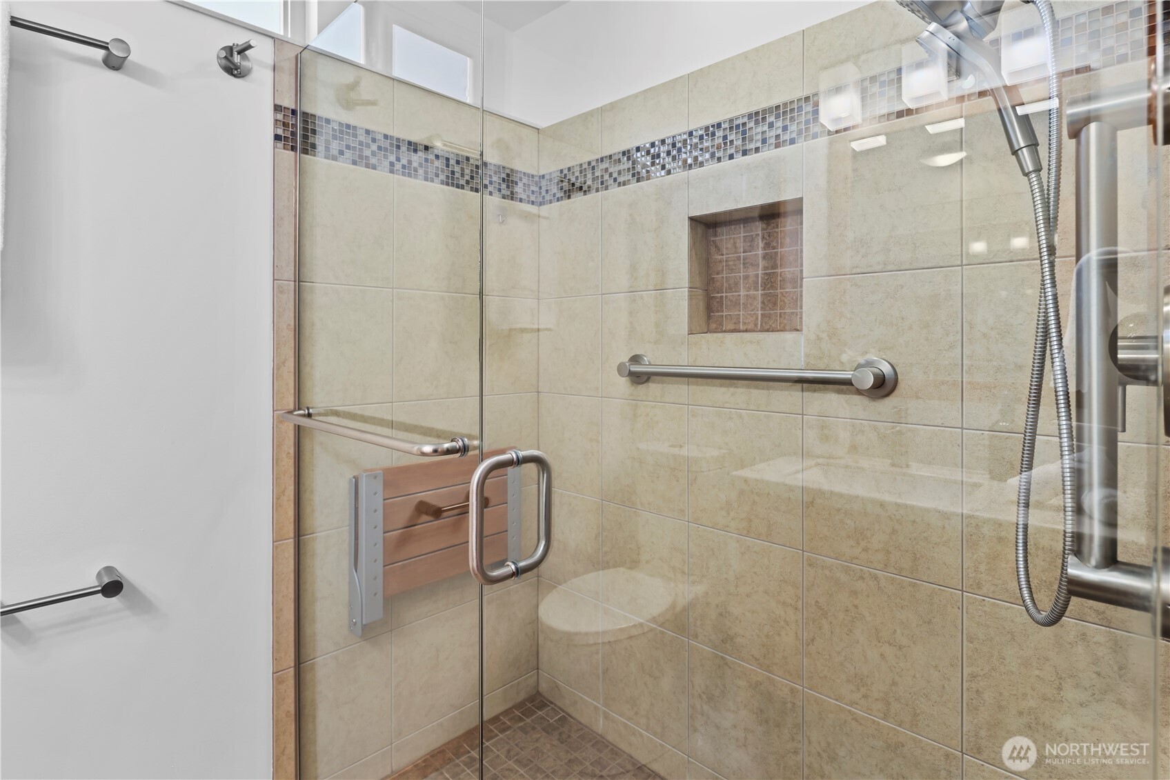 16544 34th Avenue NE, Lake Forest Park, WA 98155