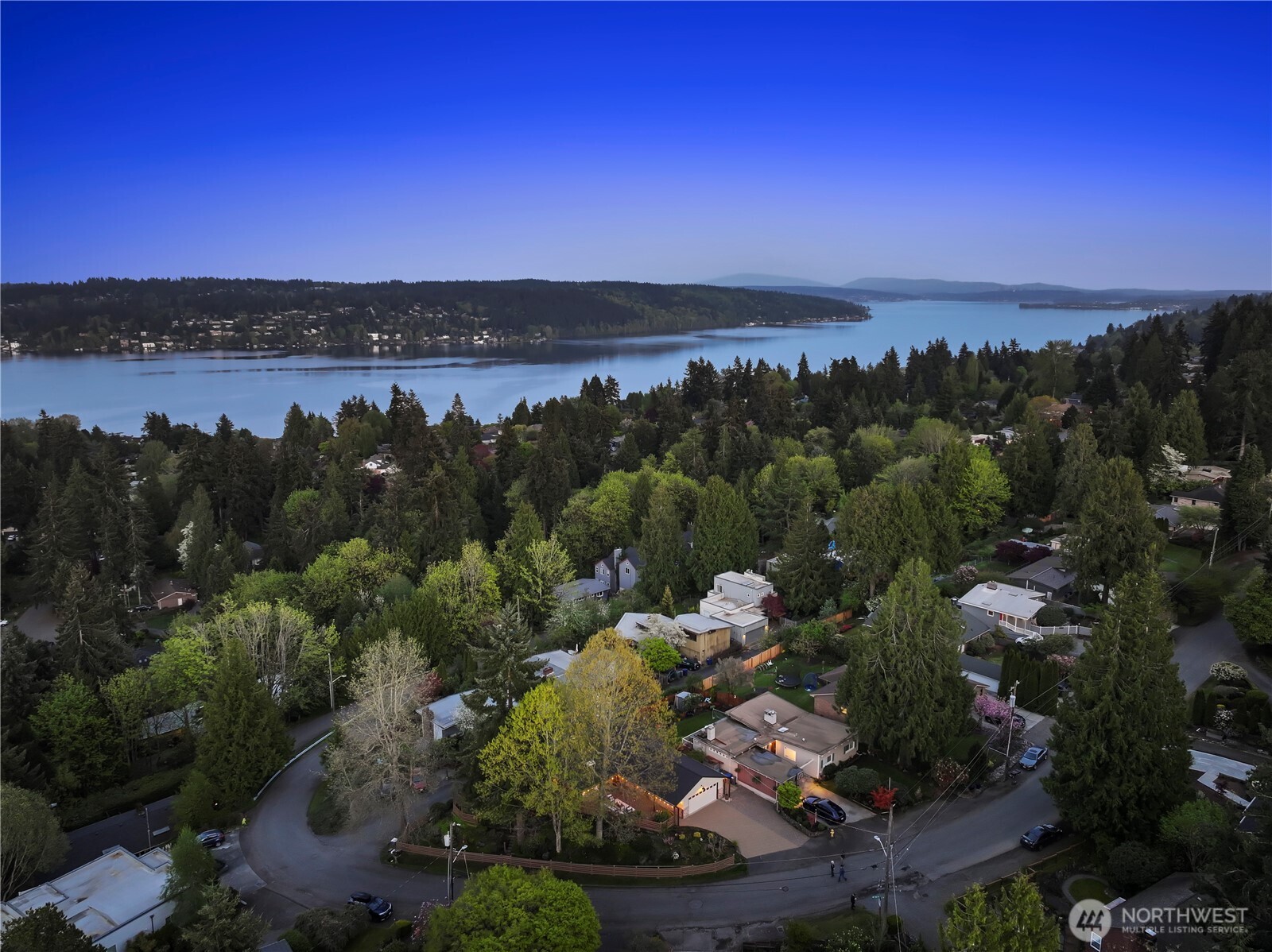 16544 34th Avenue NE, Lake Forest Park, WA 98155