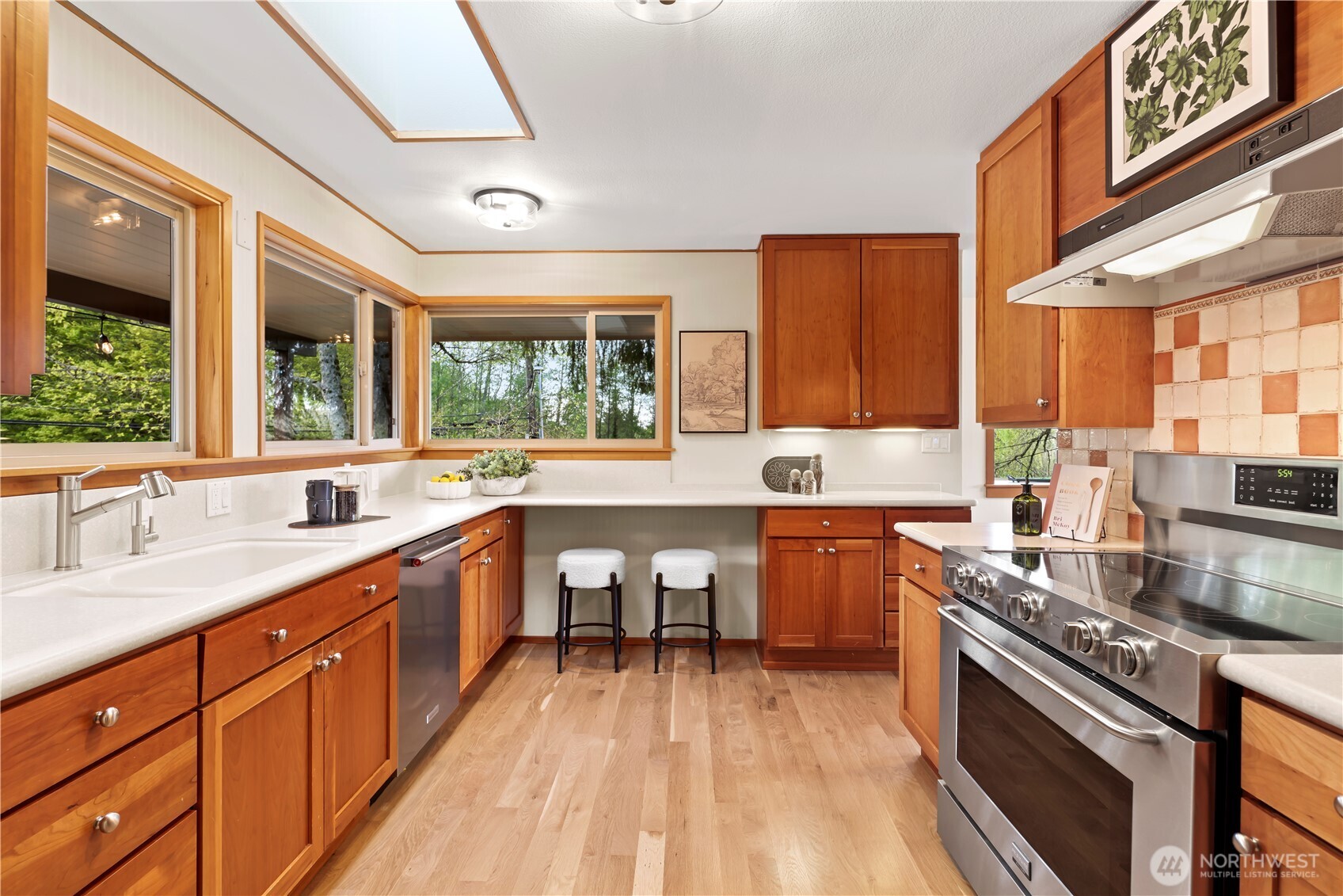 16544 34th Avenue NE, Lake Forest Park, WA 98155