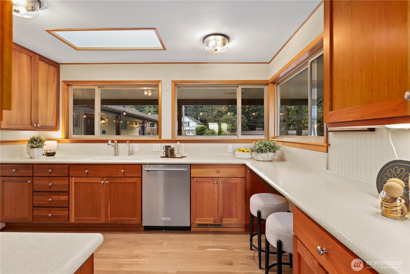 16544 34th Avenue NE, Lake Forest Park, WA 98155