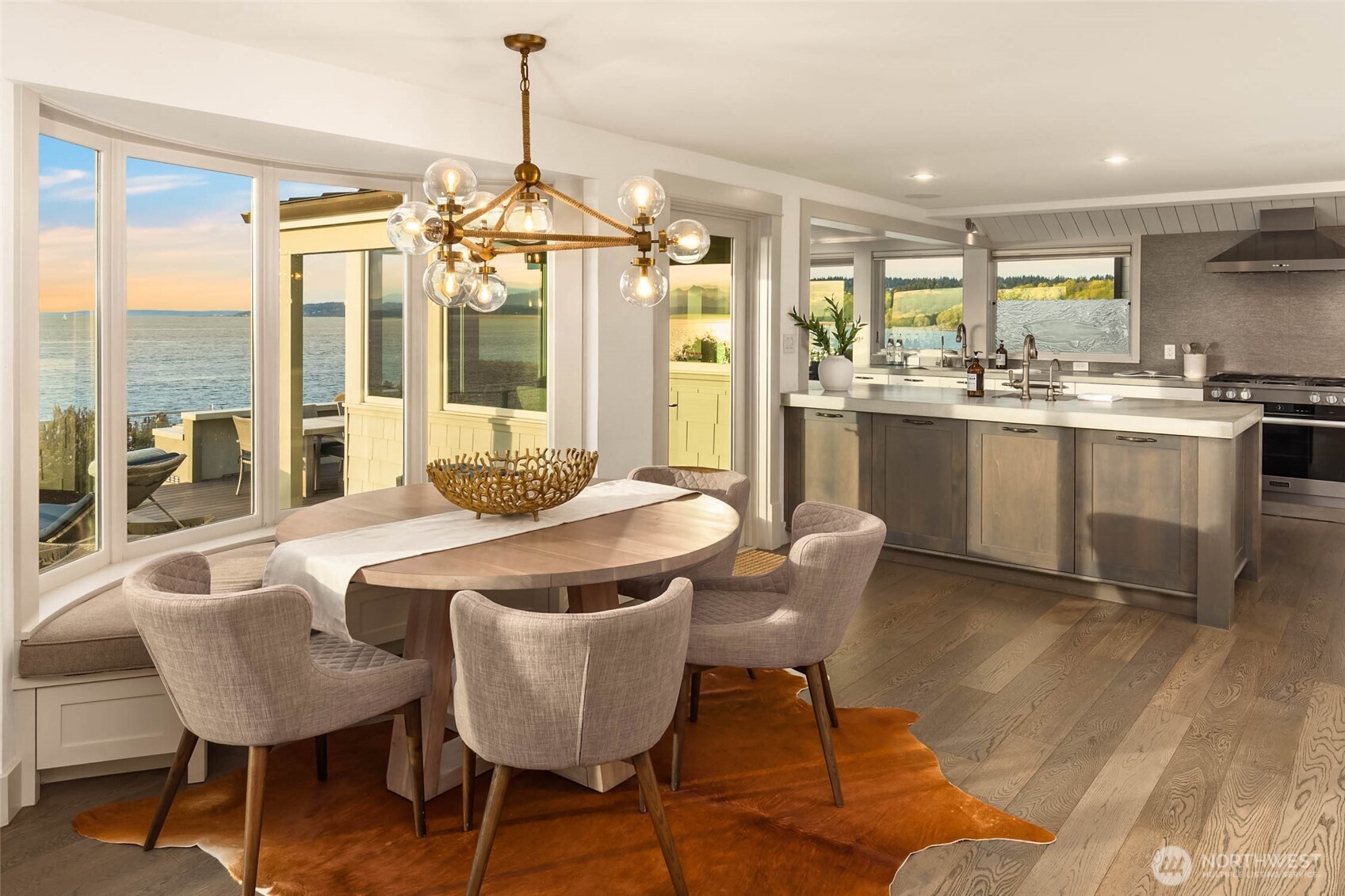 2628 NW Esplanade , Seattle, WA 98117