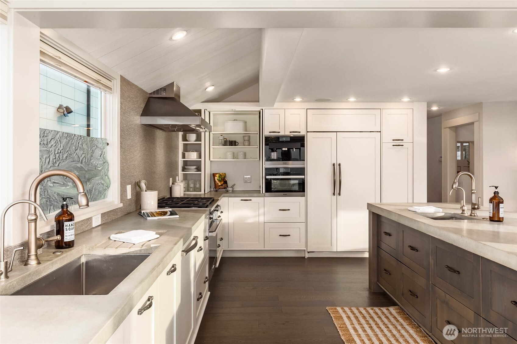 2628 NW Esplanade , Seattle, WA 98117
