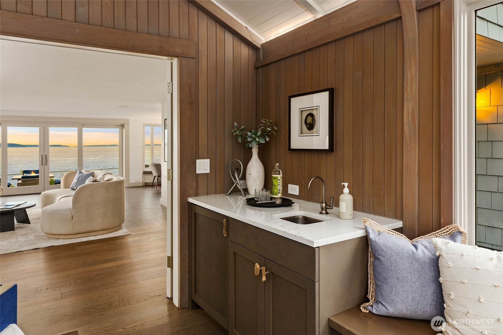 2628 NW Esplanade , Seattle, WA 98117