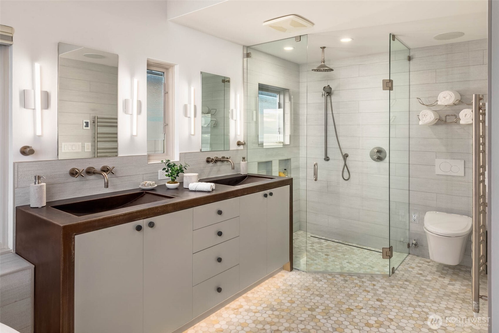 2628 NW Esplanade , Seattle, WA 98117