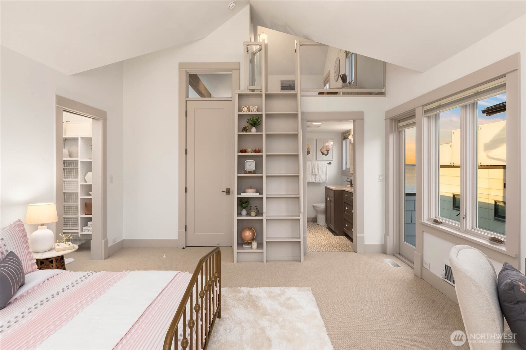 2628 NW Esplanade , Seattle, WA 98117