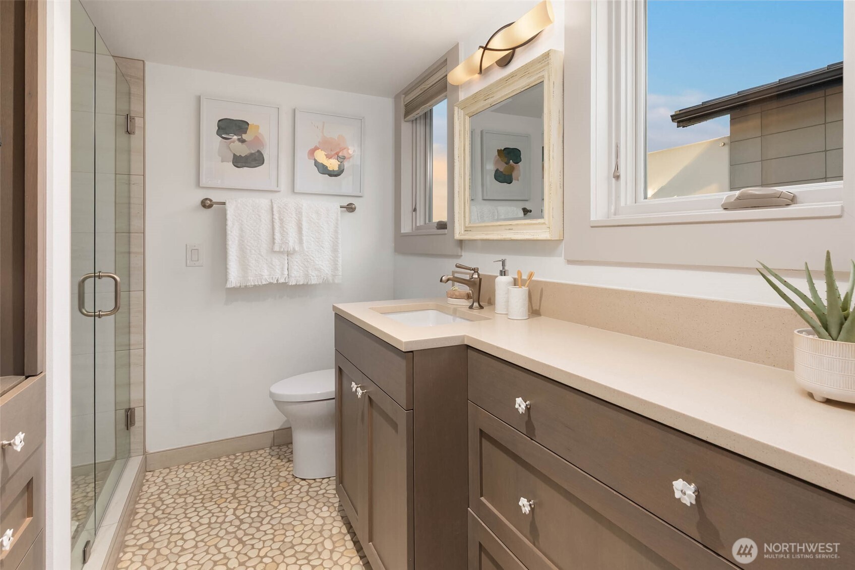2628 NW Esplanade , Seattle, WA 98117