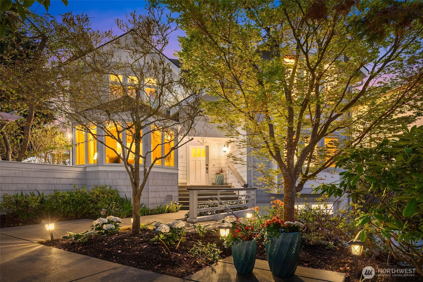 2628 NW Esplanade , Seattle, WA 98117