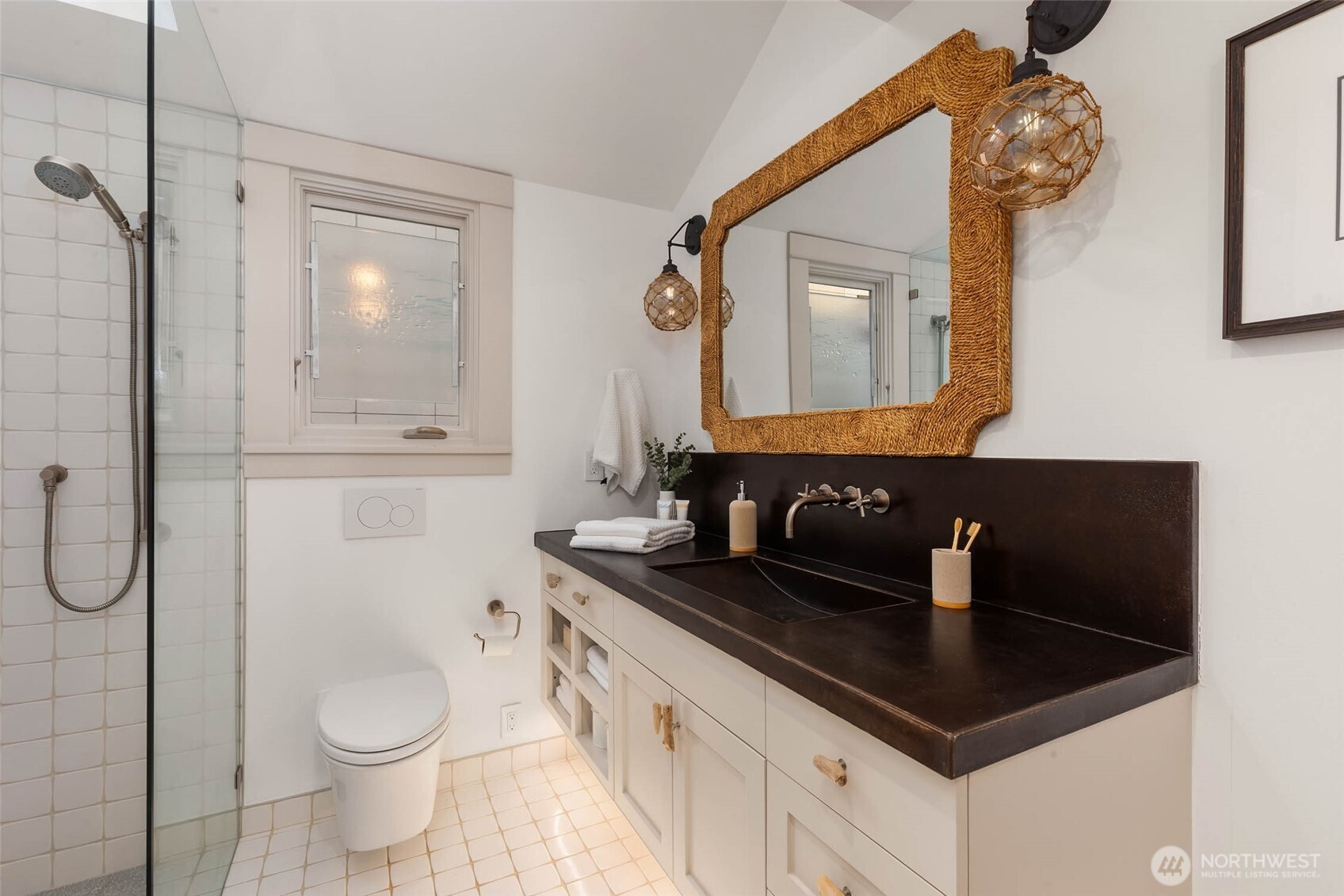 2628 NW Esplanade , Seattle, WA 98117