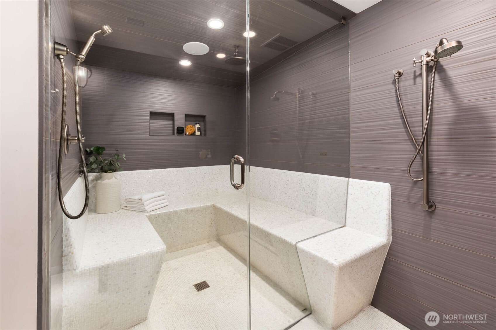 2628 NW Esplanade , Seattle, WA 98117