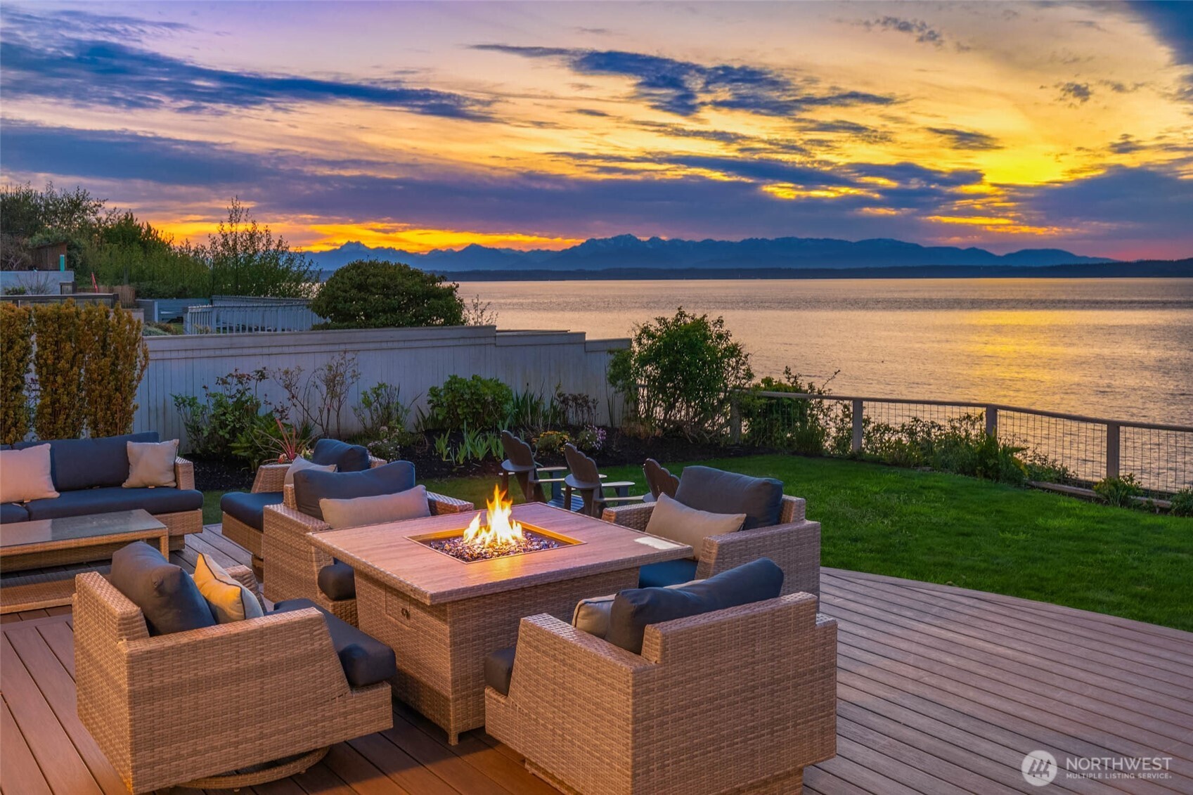 2628 NW Esplanade , Seattle, WA 98117