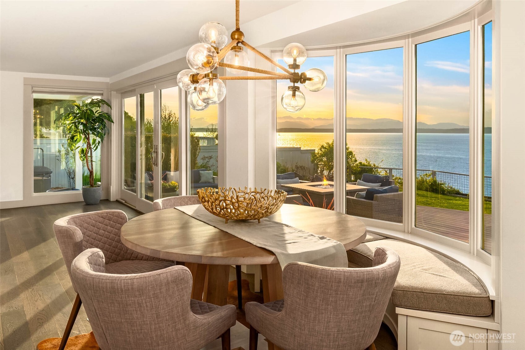 2628 NW Esplanade , Seattle, WA 98117
