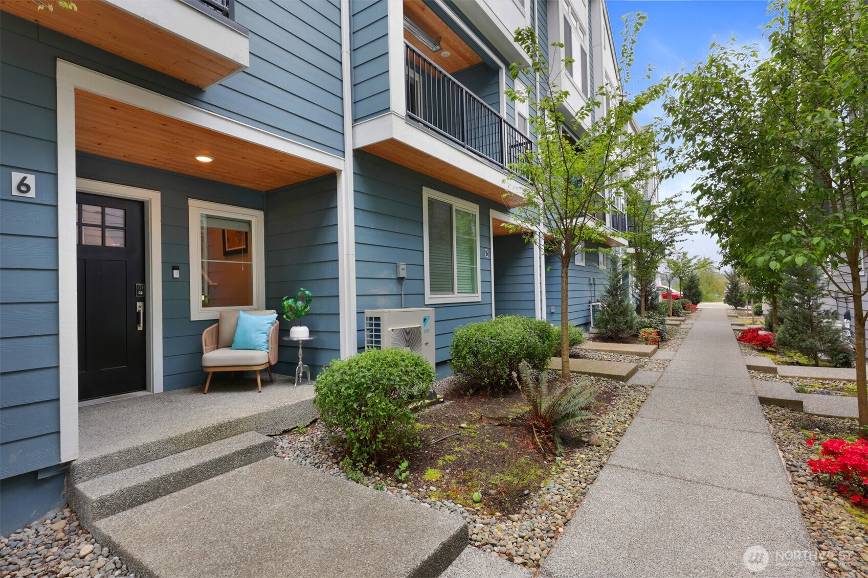 6633 NE 188th Court #6, Kenmore, WA 98028