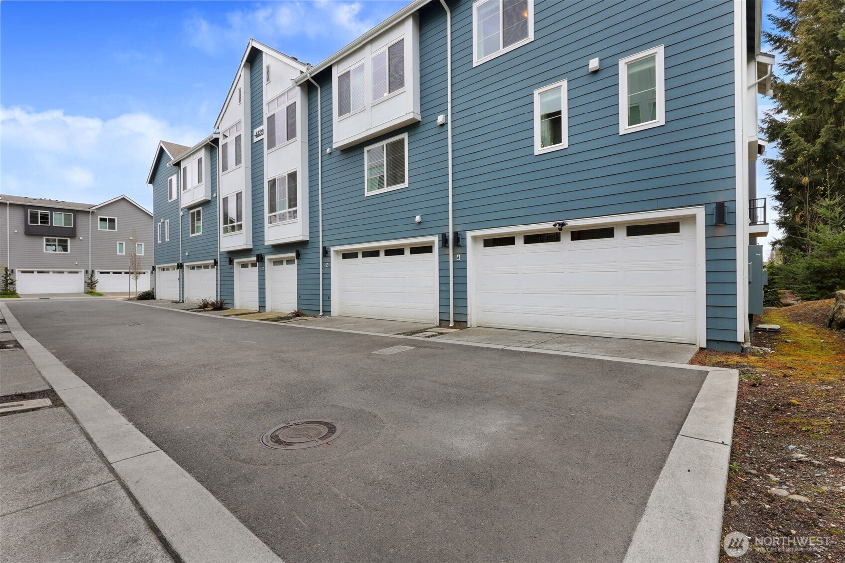 6633 NE 188th Court #6, Kenmore, WA 98028