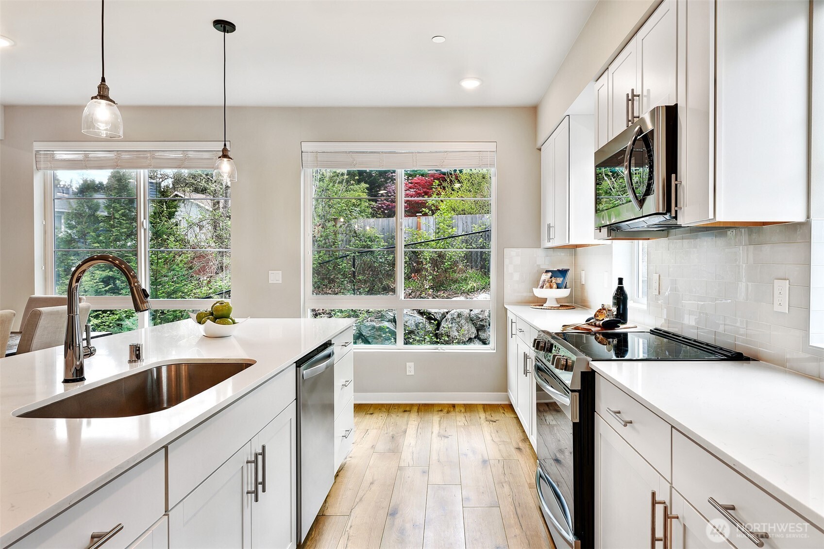 6633 NE 188th Court #6, Kenmore, WA 98028