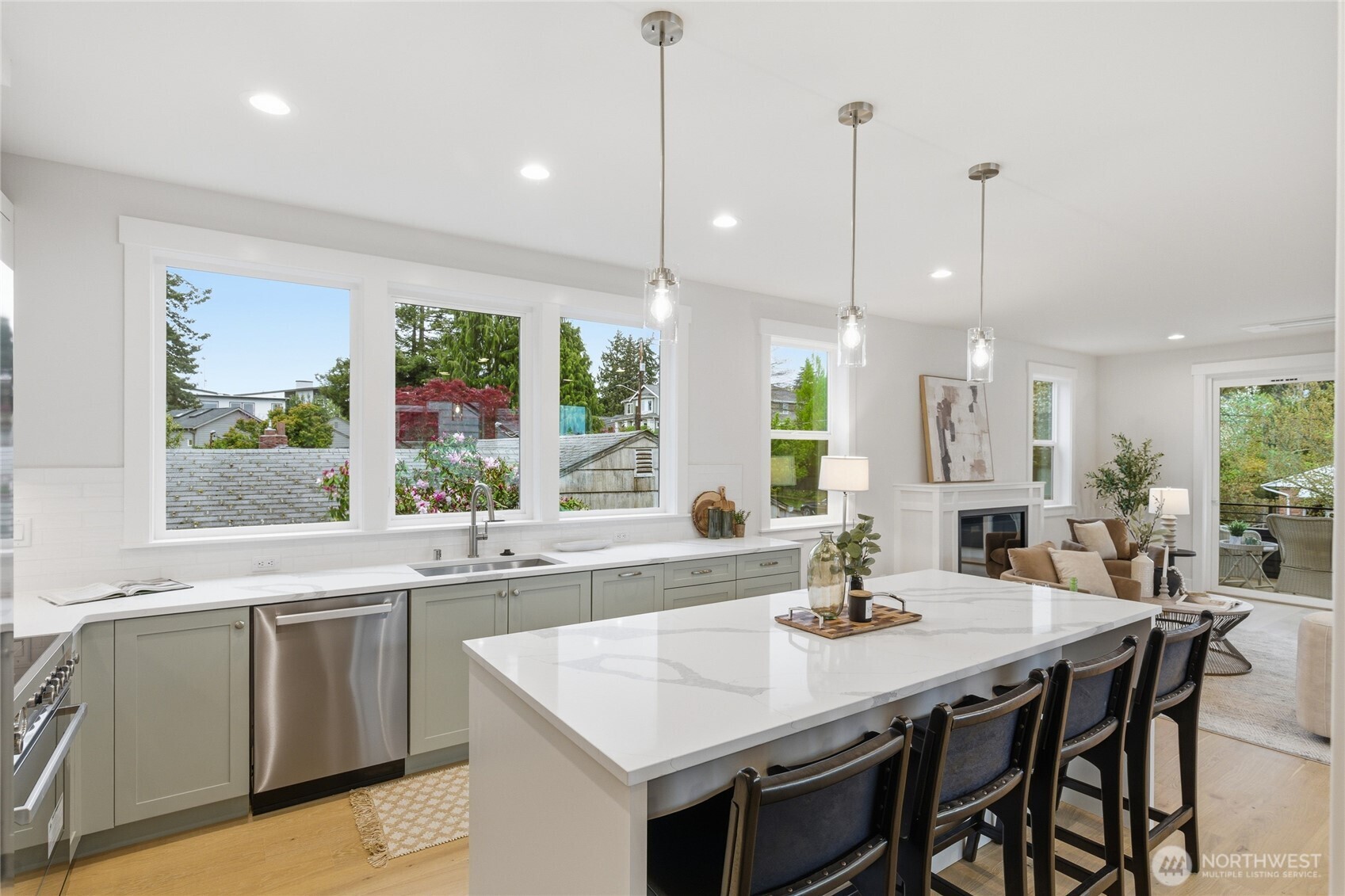 8815 Densmore Avenue N, Seattle, WA 98103