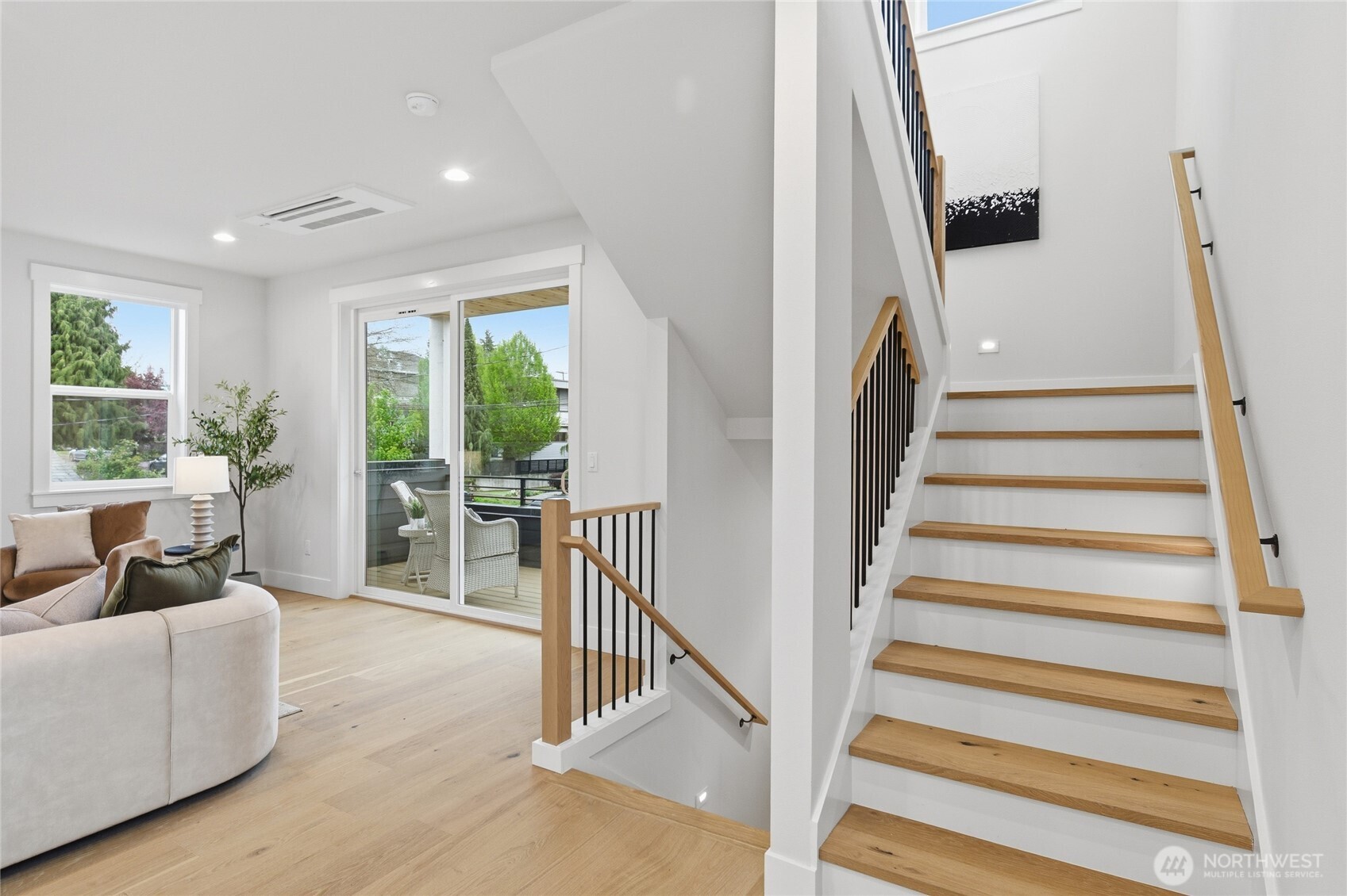 8815 Densmore Avenue N, Seattle, WA 98103