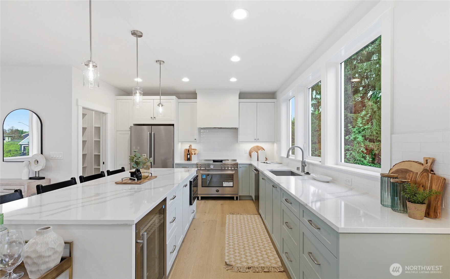 8815 Densmore Avenue N, Seattle, WA 98103