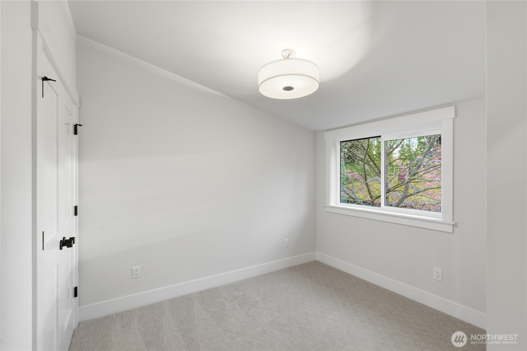 8817 Densmore Avenue N, Seattle, WA 98103