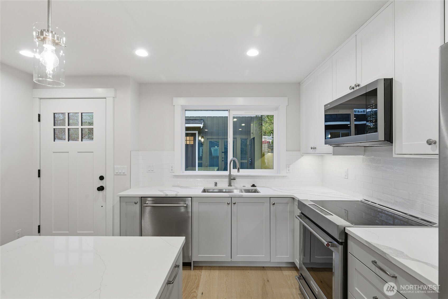 8817 Densmore Avenue N, Seattle, WA 98103