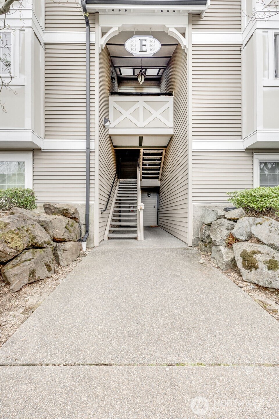 10619 SE 261st Place #E304, Kent, WA 98030-6738