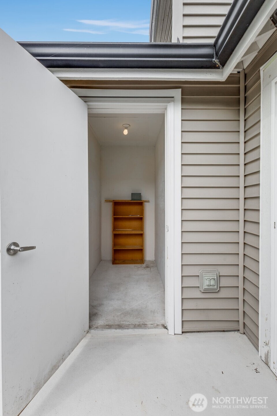 10619 SE 261st Place #E304, Kent, WA 98030-6738