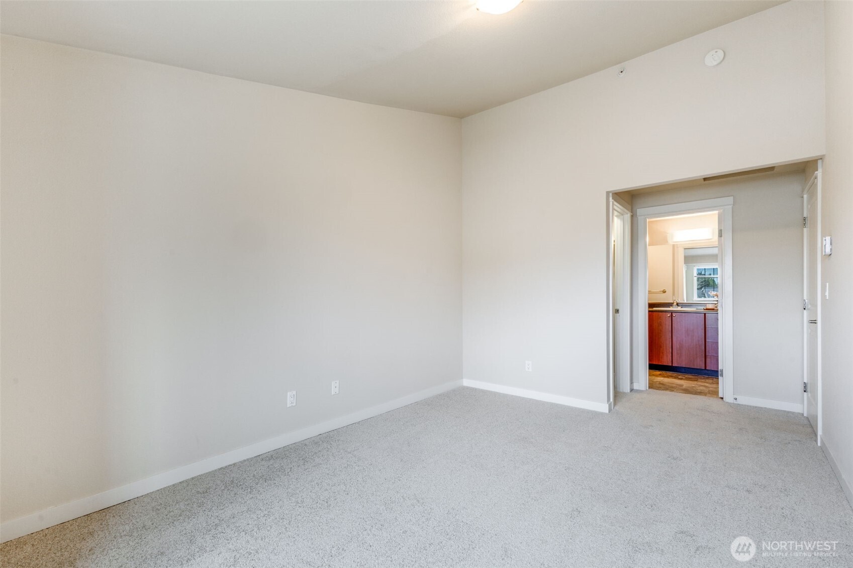 10619 SE 261st Place #E304, Kent, WA 98030-6738