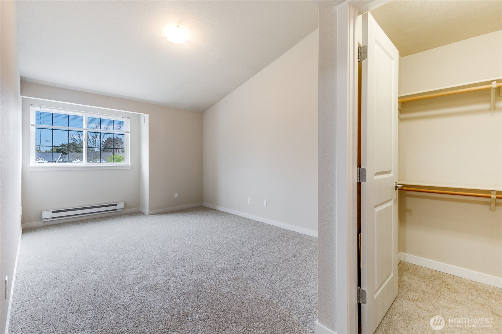 10619 SE 261st Place #E304, Kent, WA 98030-6738