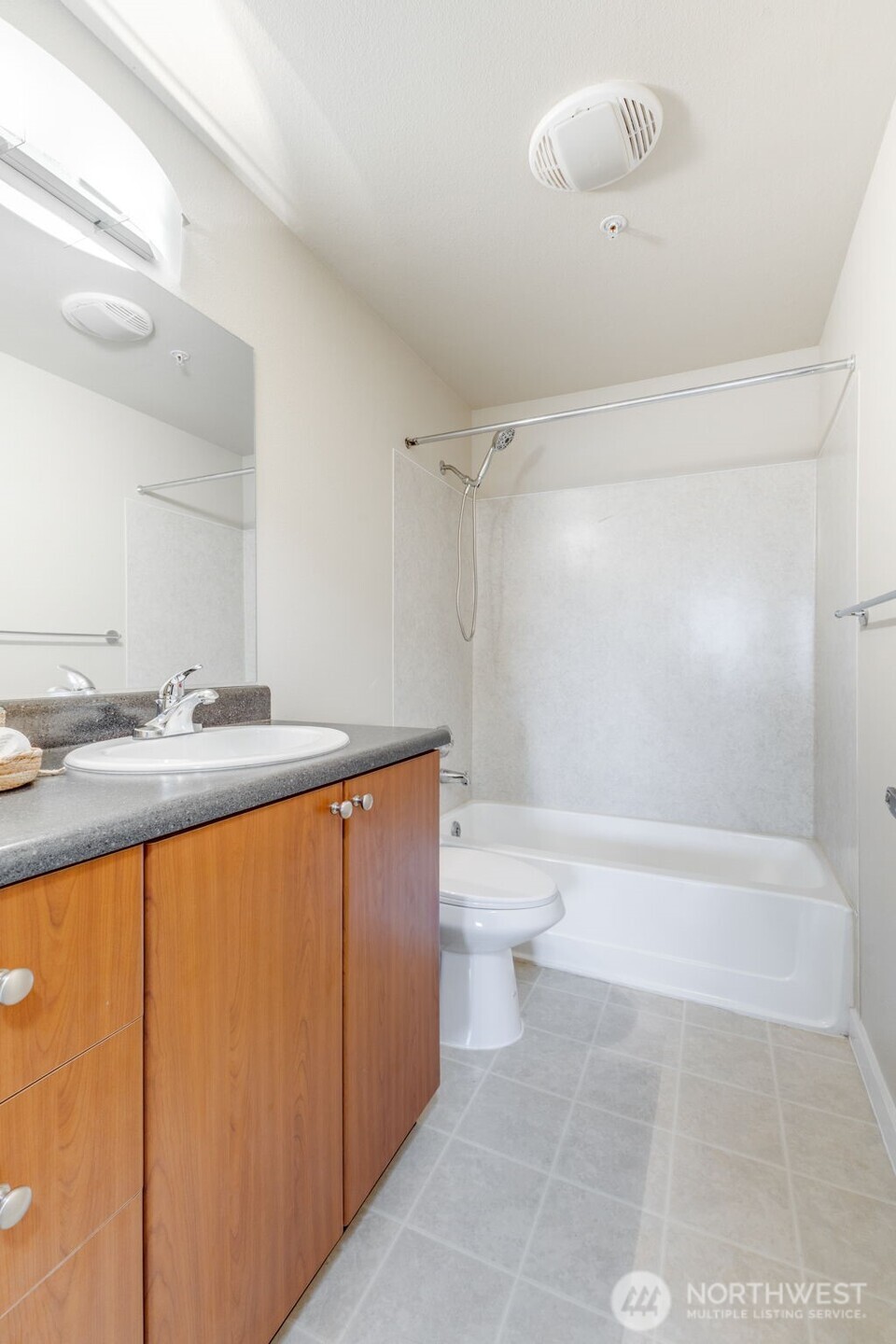 10619 SE 261st Place #E304, Kent, WA 98030-6738