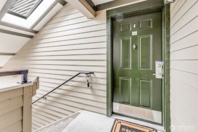 10619 SE 261st Place #E304, Kent, WA 98030-6738 - Photo 3