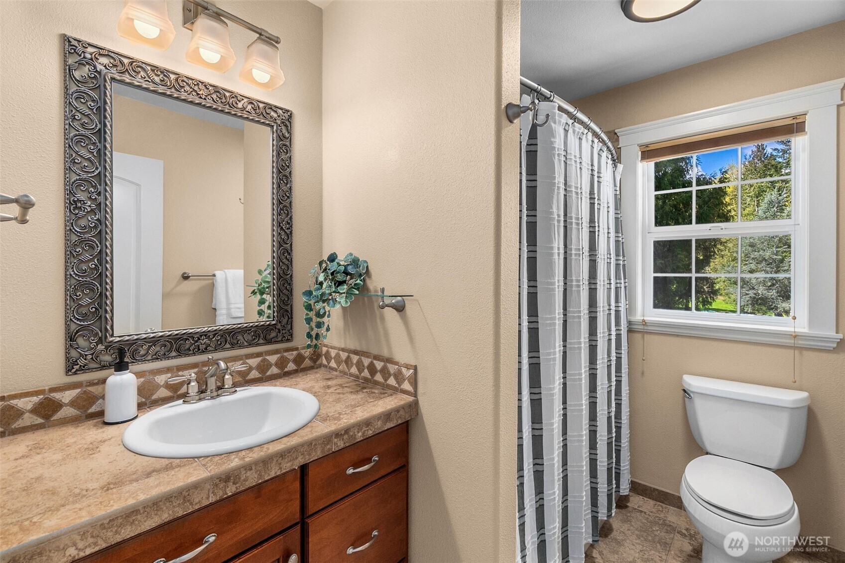 2203 62nd Avenue NW, Olympia, WA 98502