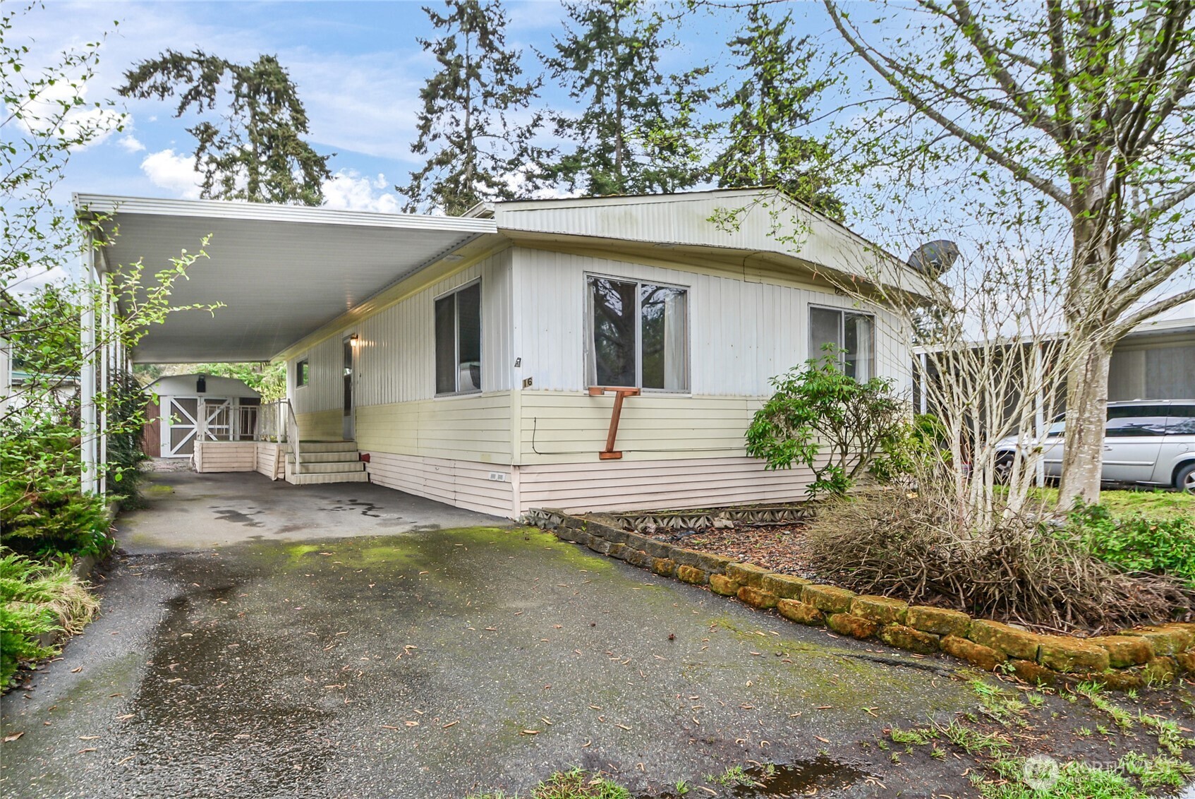 5220 SW 176th Street #16, Lynnwood, WA 98037