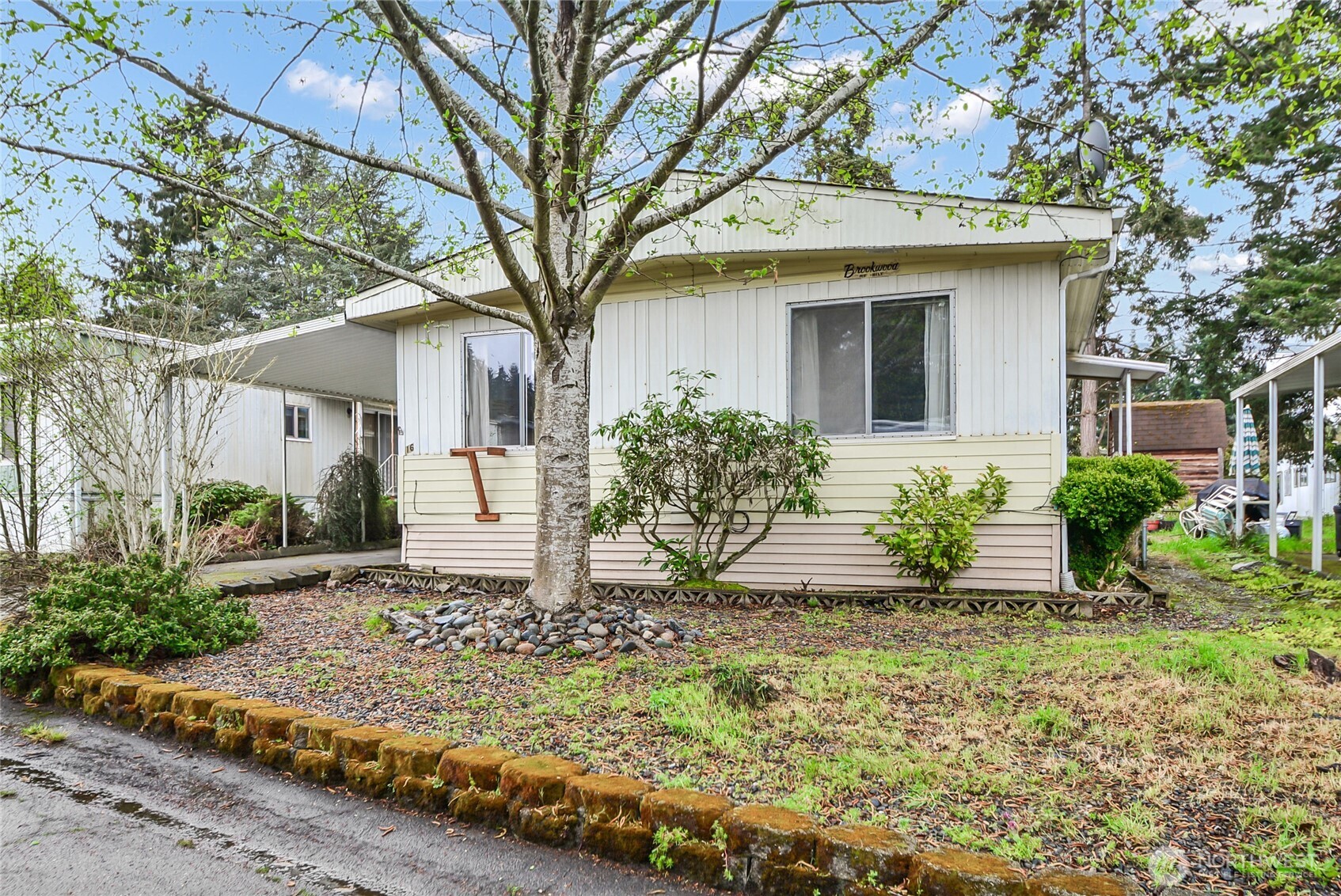 5220 SW 176th Street #16, Lynnwood, WA 98037