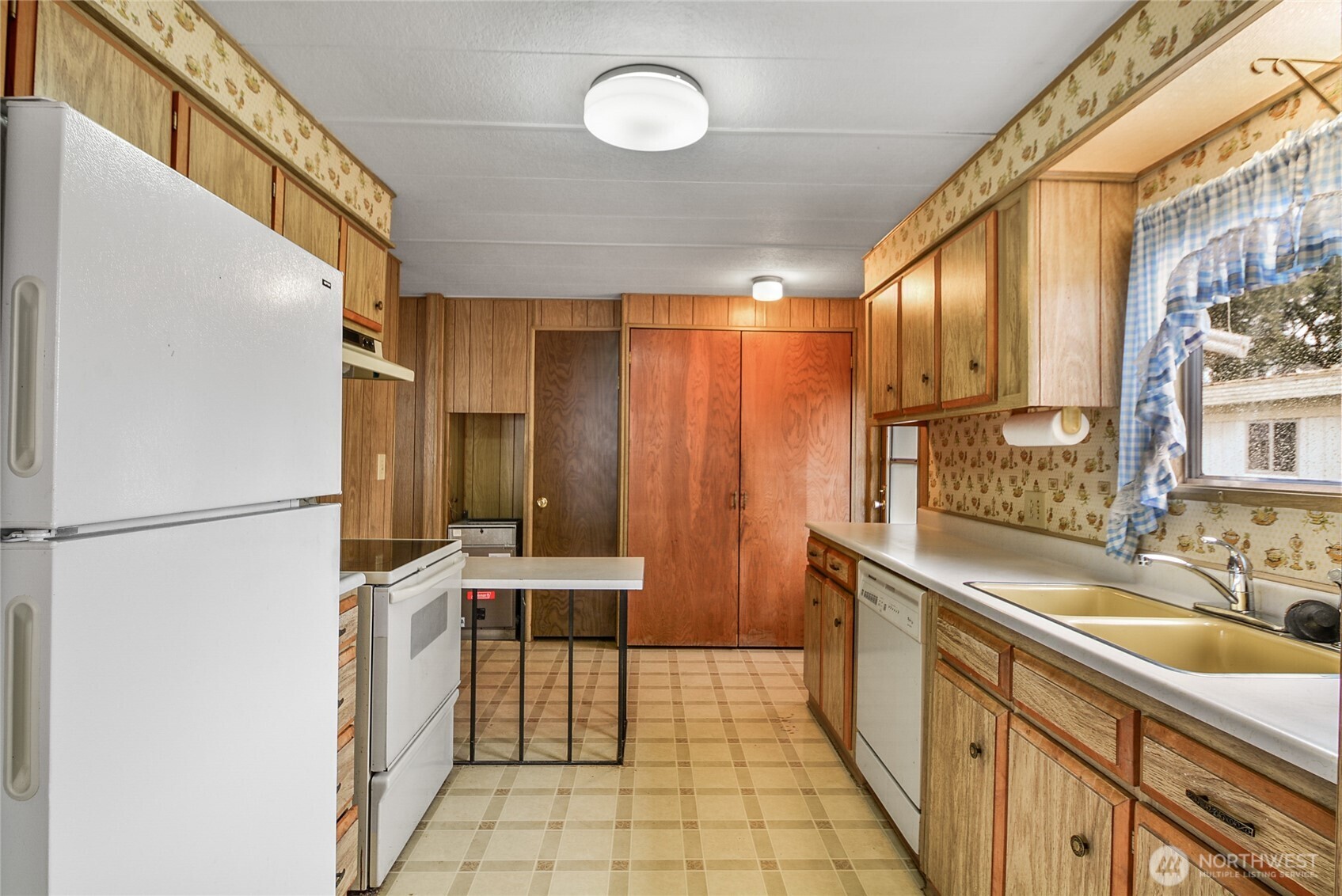 5220 SW 176th Street #16, Lynnwood, WA 98037