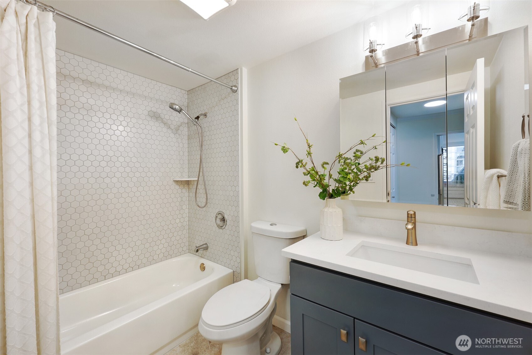 2100 3rd Avenue #1804, Seattle, WA 98121