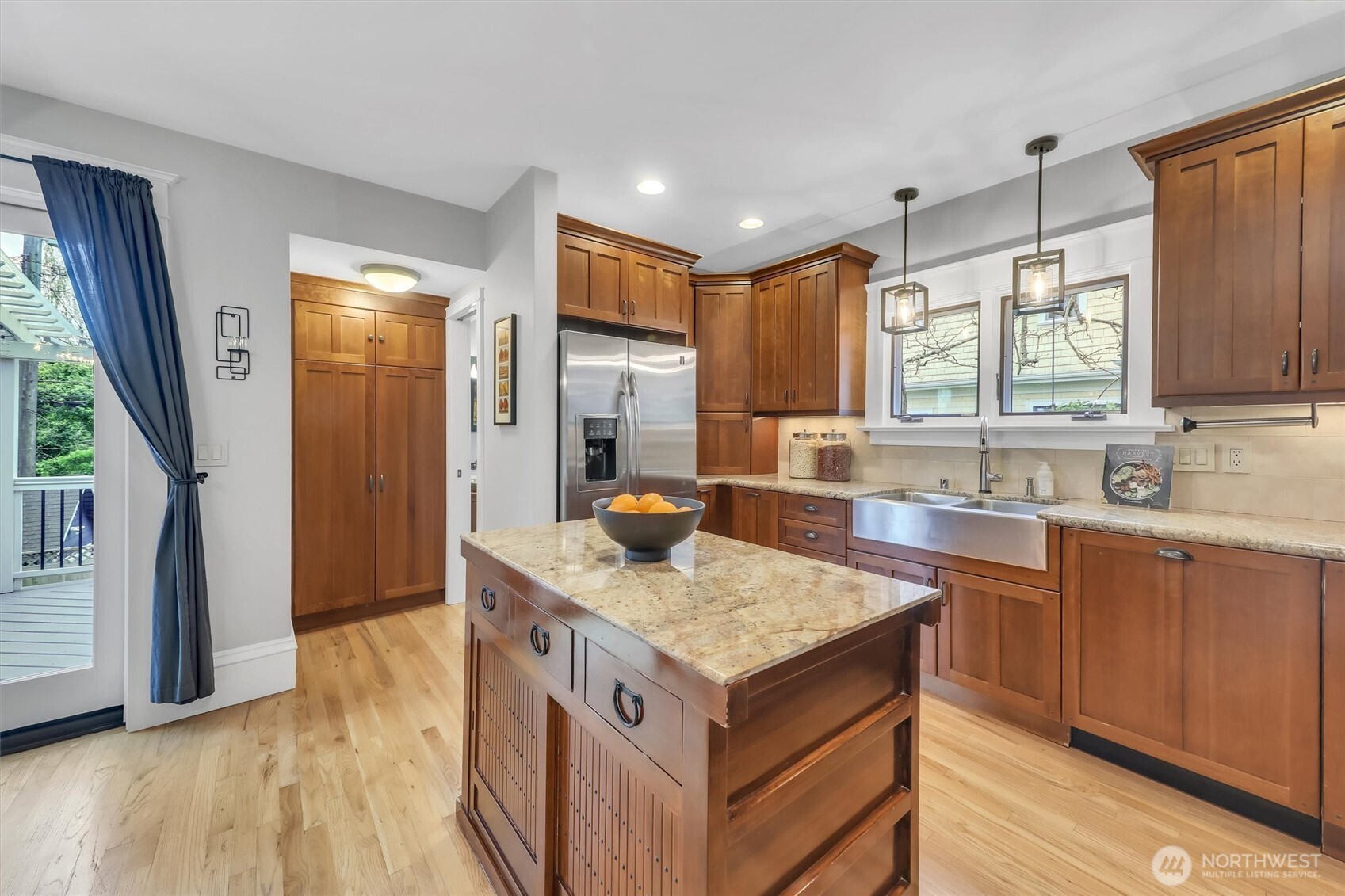2635 46th Avenue SW, Seattle, WA 98116