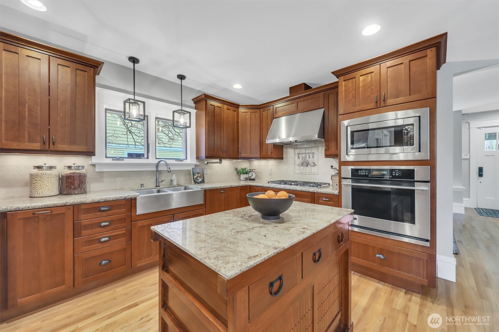 2635 46th Avenue SW, Seattle, WA 98116