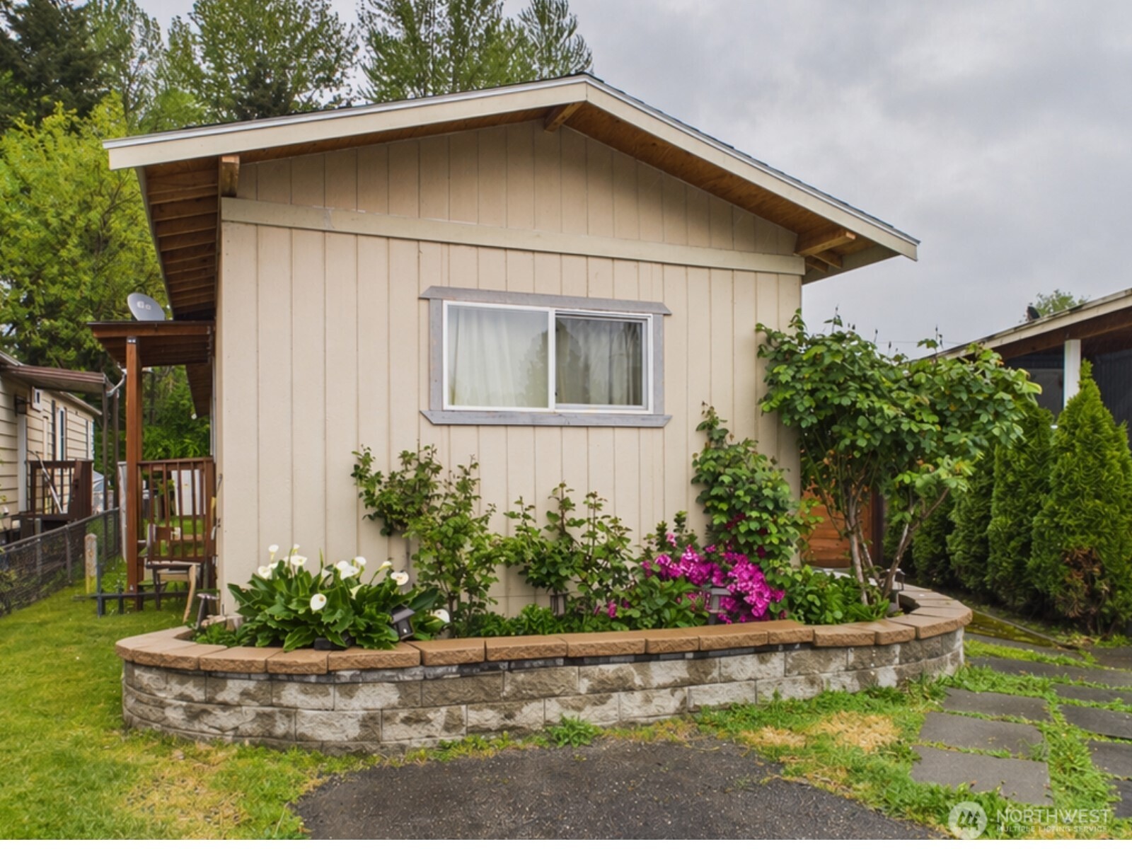 827 West Valley Highway #27, Kent, WA 98032