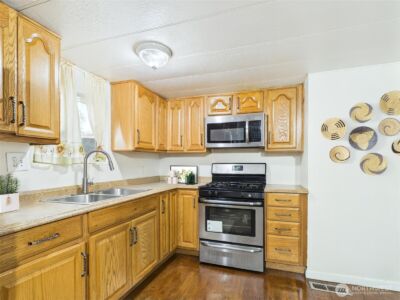 827 West Valley Highway #27, Kent, WA 98032 - Photo 3