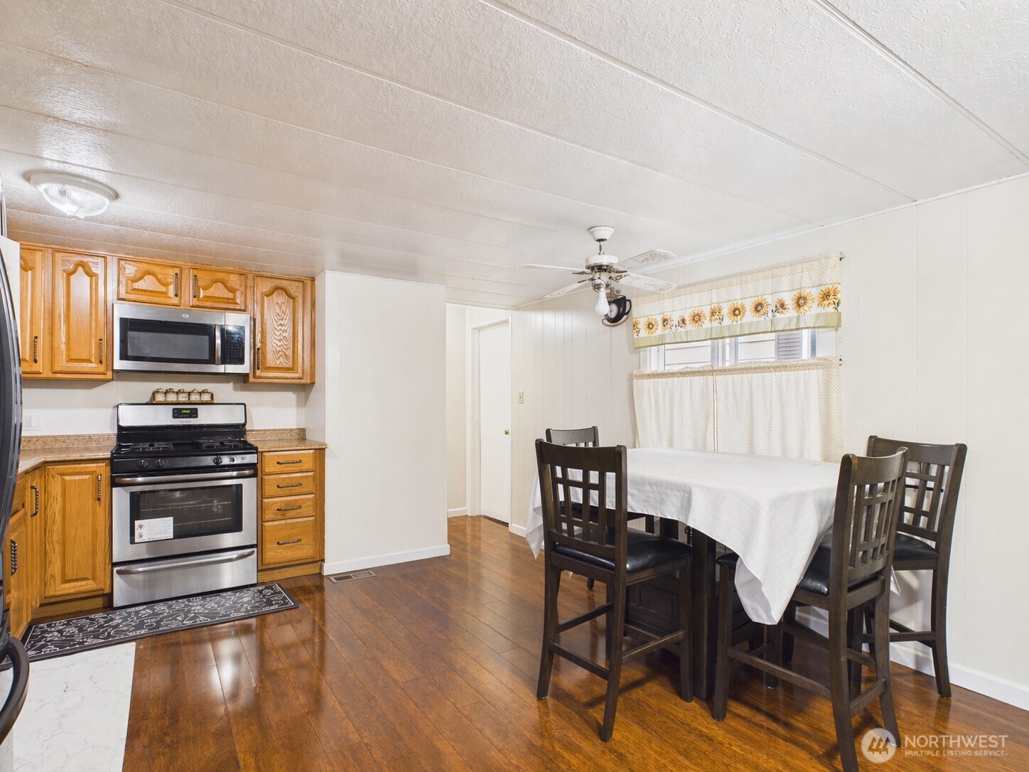 827 West Valley Highway #27, Kent, WA 98032