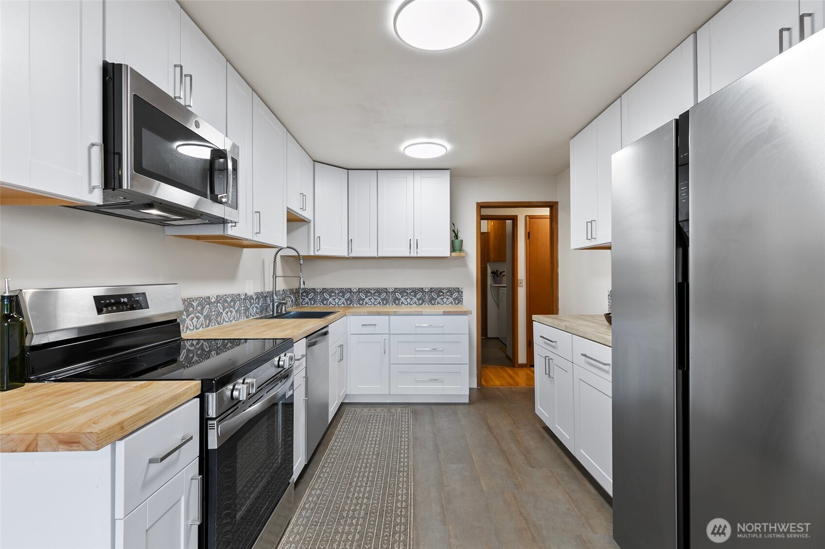 3041 24th Avenue W, Seattle, WA 98199