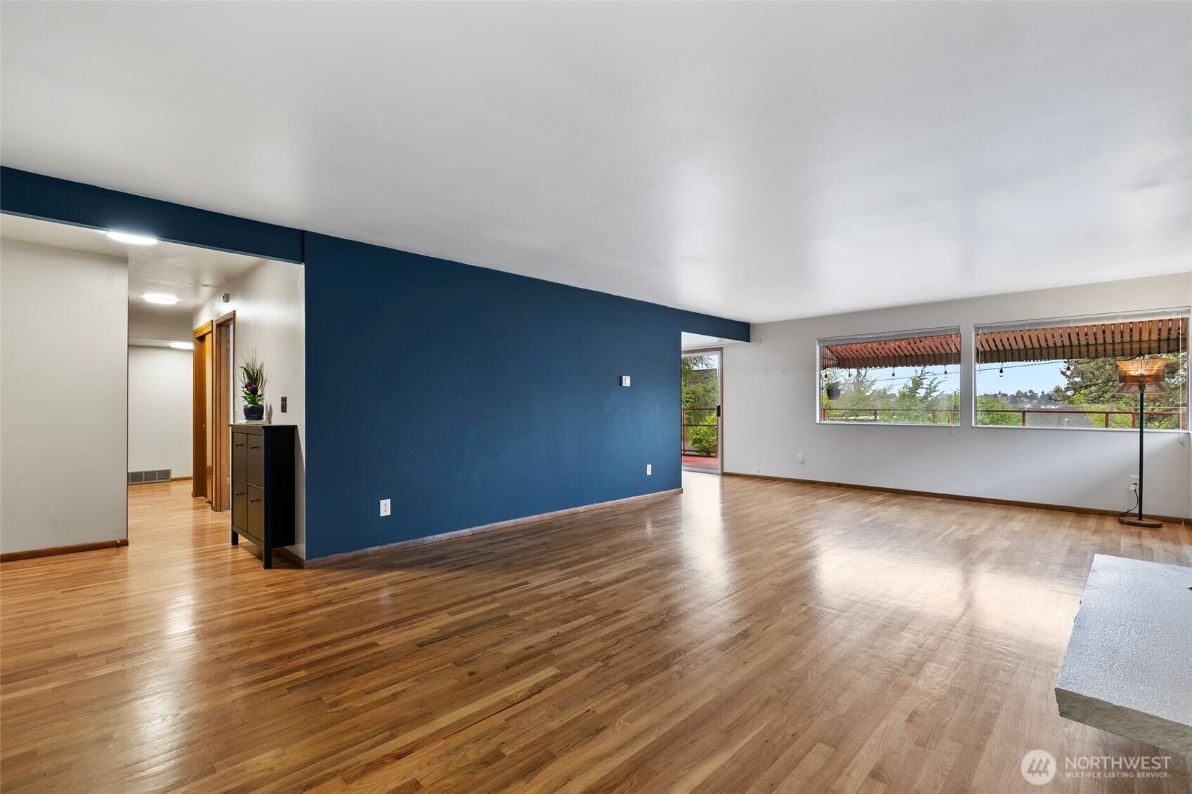 3041 24th Avenue W, Seattle, WA 98199