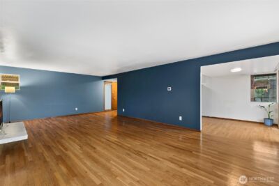 3041 24th Avenue W, Seattle, WA 98199 - Photo 8