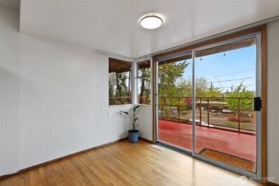 3041 24th Avenue W, Seattle, WA 98199 - Photo 9