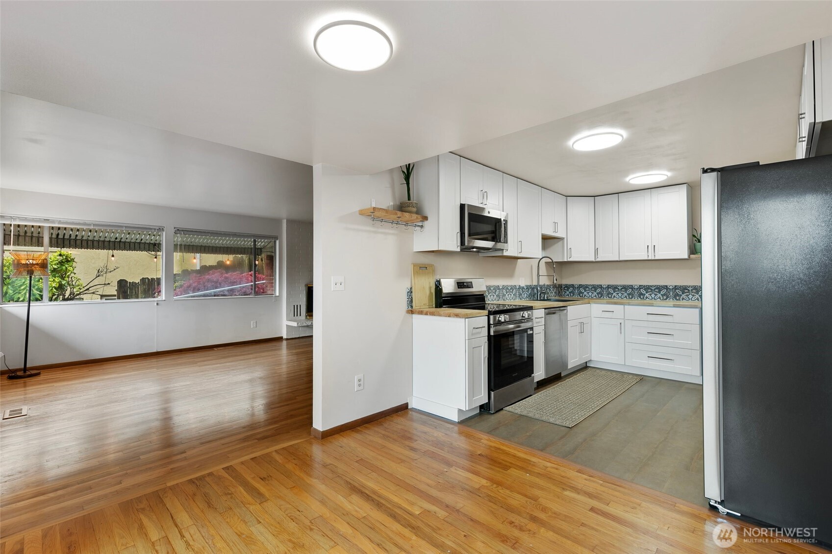 3041 24th Avenue W, Seattle, WA 98199