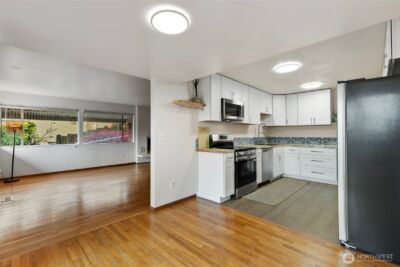 3041 24th Avenue W, Seattle, WA 98199 - Photo 10