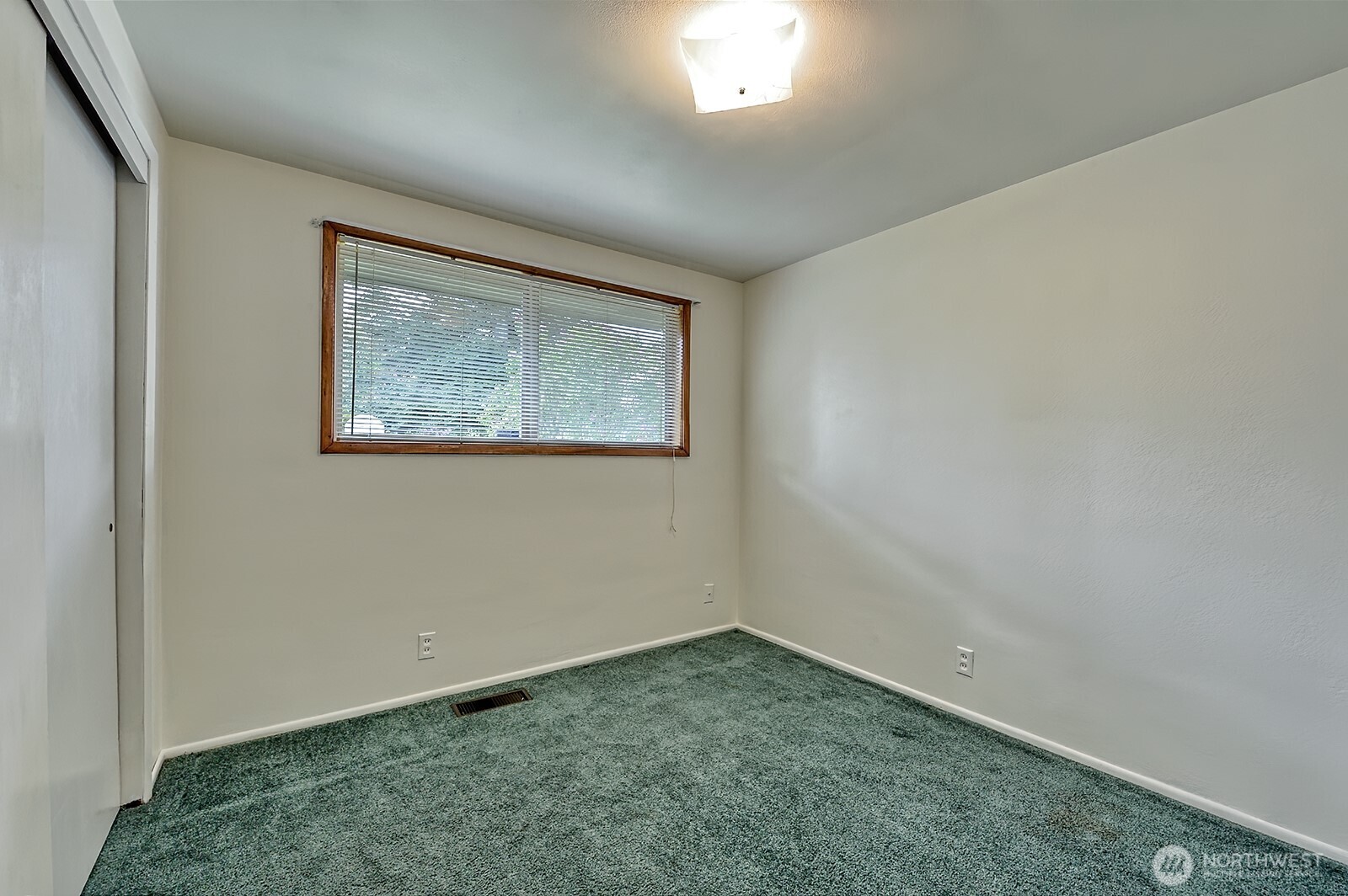 1724 Sunset Drive , Burlington, WA 98233