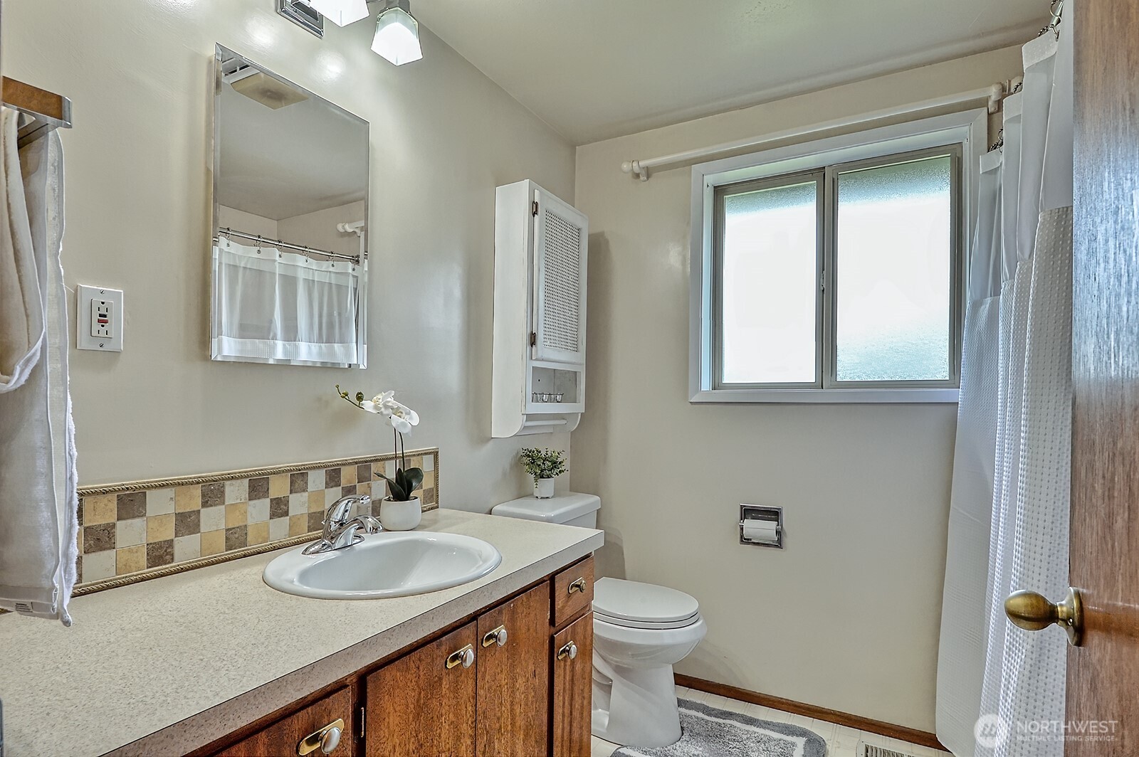 1724 Sunset Drive , Burlington, WA 98233