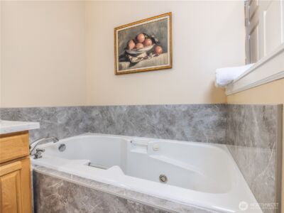 10042 Main Street #427, Bellevue, WA 98004-6046 - Photo 17